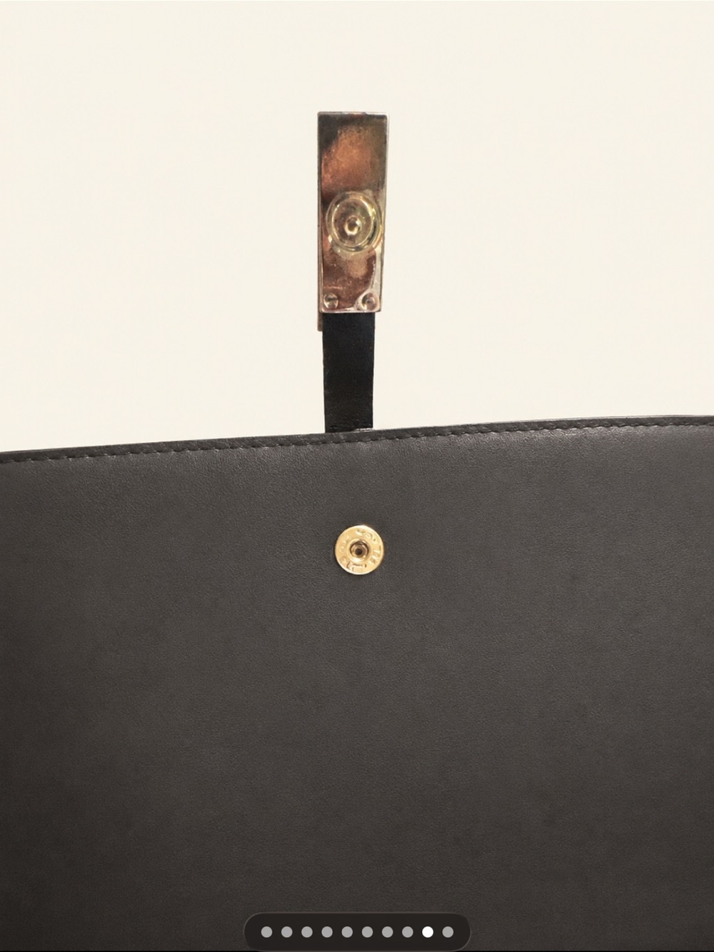 Gucci Wallet Mint condition w/ silver Metal Accent - Picture 10 of 11